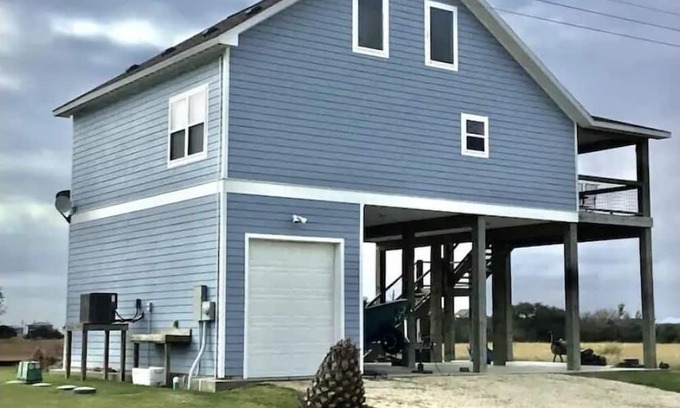 Long Mott House | The Driftwood in Seadrift