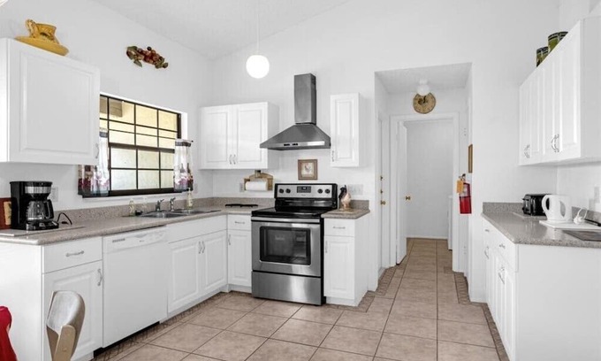 Indian Ridge Villa | Magical Memories in Family Friendly 3BD with Fence & Large, Private Pool