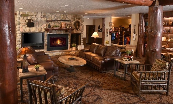 Onalaska House | Comfort Meets Rustic: Scenic Views w/ Cozy Rooms in Onalaska | 4 Units