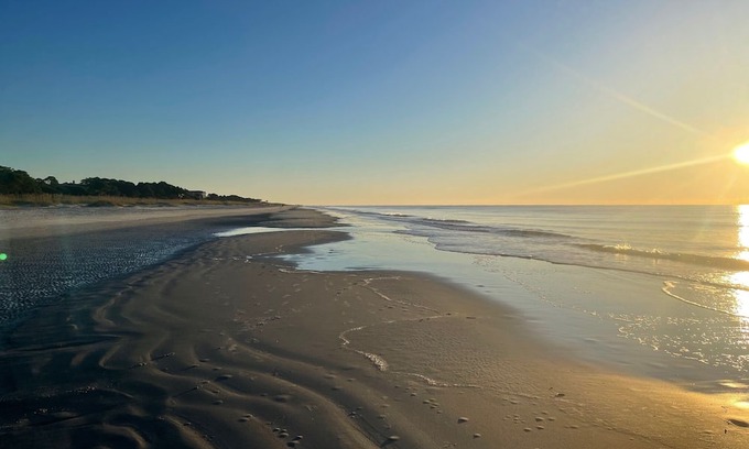 Hilton Head House | Newly Updated! Heated Pool! Close to Coligny!