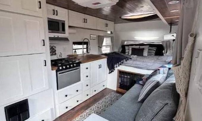 Waxahachie House | Hachie Retreat