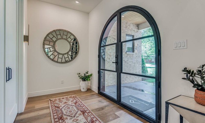 Northwest Dallas House | North Dallas fun accepting 2 weeks or longer