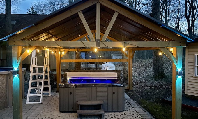 Tobyhanna House | LaCasa w/private pool, jacuzzi, game room and playground