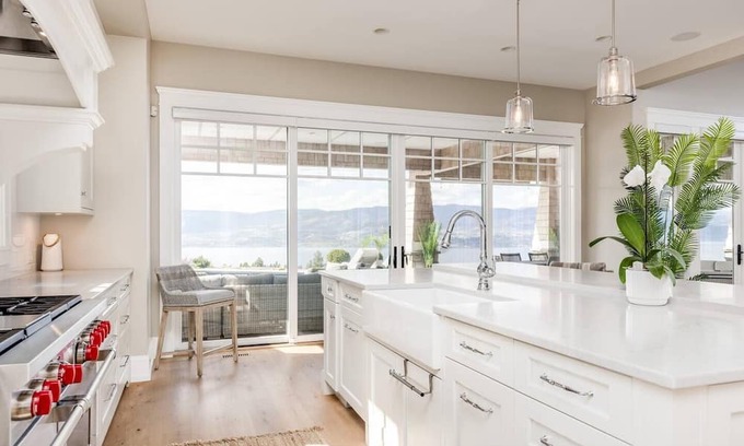Southwest Mission House | This house is a 3 bedroom(s), 3.5 bathrooms, located in Kelowna, BC.