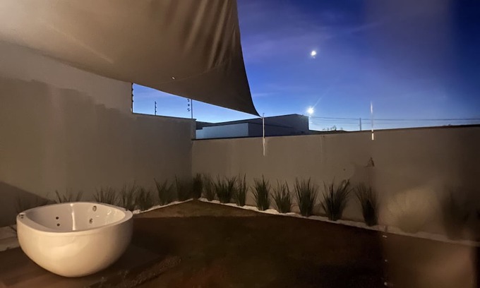 Boituva House | Casa Nova com Banheira Externa Aconchegante, Próxima ao Paraquedismo e Balonismo