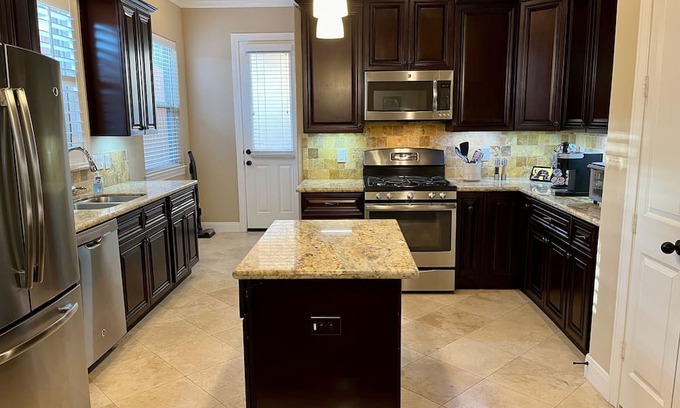 Spring Branch West House | Delightful 3-bedroom townhome near CityCentre & 15 miles from downtown Houston!