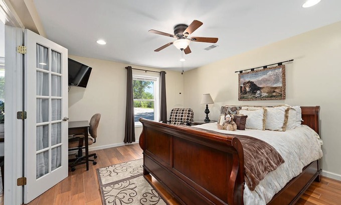 Johnson County House | Quiet and serene place to recharge and enjoy the beauty of nature!