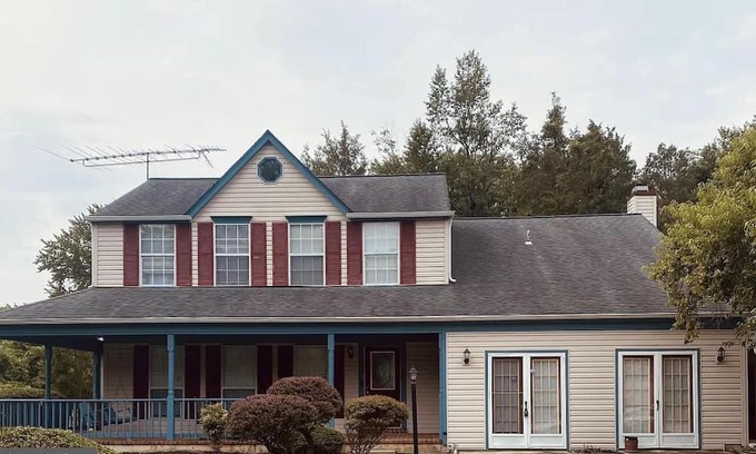 Rosaryville House | NEWLY Renovated! Claire's Corner in Cheltenham!