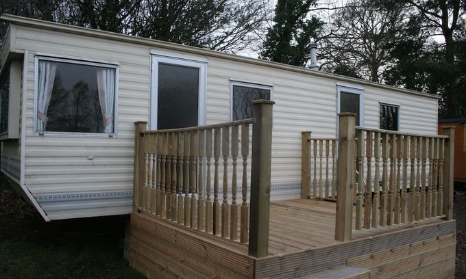 Pontypool House | Lovely 70's 6 berth Holiday caravan.