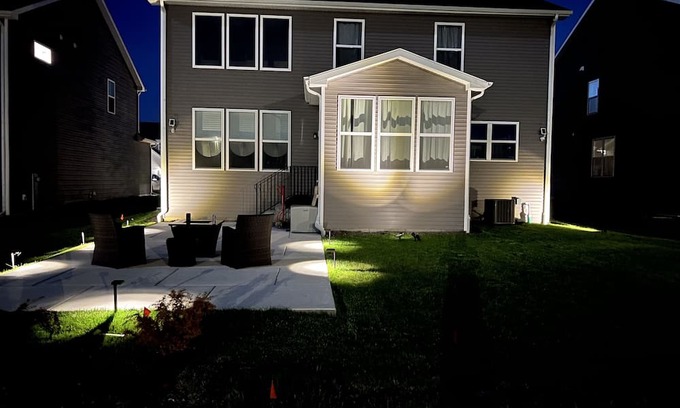Fox Valley House | Suburban Bliss in One of Chicago's BEST Suburb, Naperville