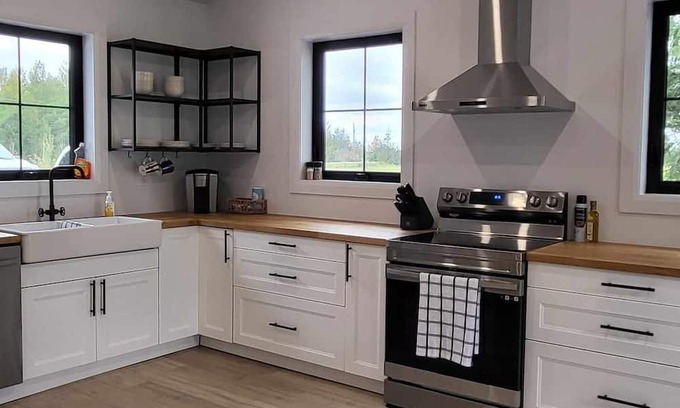 Lambton Shores House | Willow On The Ridge