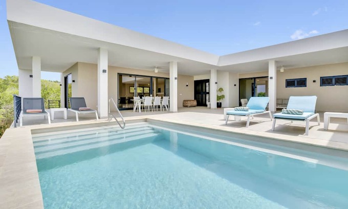 Hato House | Discover Serenity at Kas Horizonte Nobo