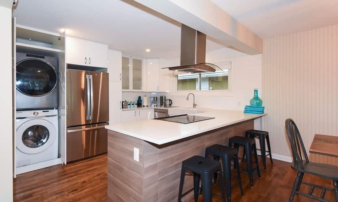 Braemar Park - Bel Air Heights - Copeland Park Apartment | Country-Chic - Ottawa Nepean - 4 beds, 2 baths