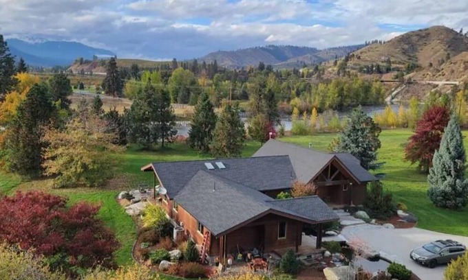 Dryden House | Private River house near Leavenworth on 10 acres