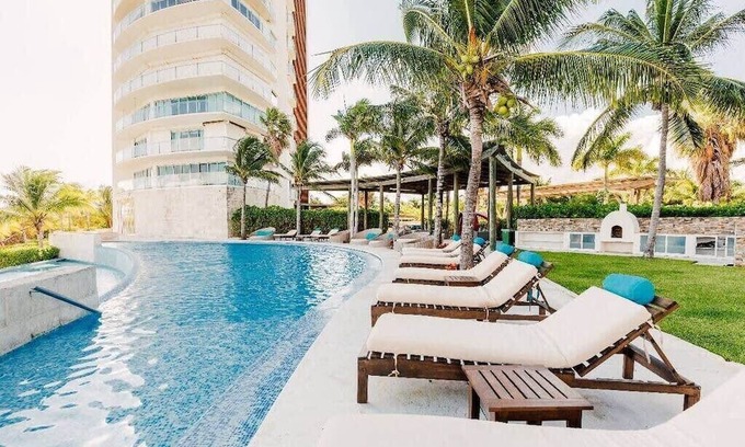 Zona Hotelera Apartment | Beachfront Paradise with Breathtaking Ocean views!