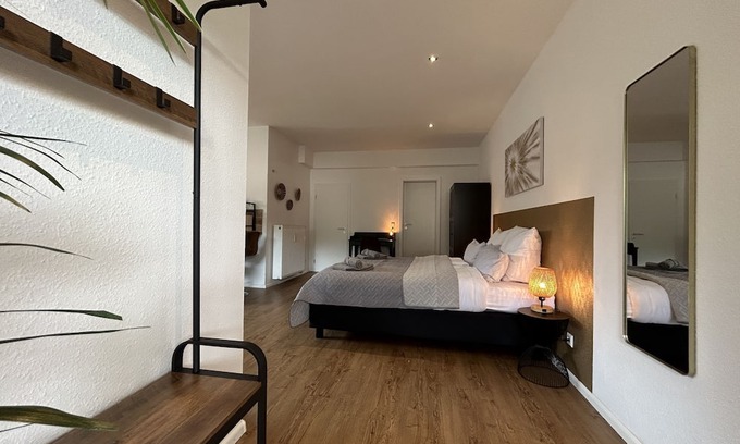 Mahlberg Apartment | Lumiflats: Deluxe Studioapartment mit Terrasse und Garten Nähe Europapark