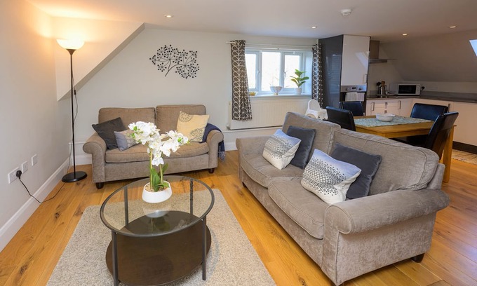 New Forest District Apartment | Central and cosy apartment in the center of Brockenhurst