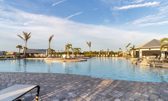 Punta Gorda Condo | 🥇 Lovely 2bd condo with lanai overlooking golf course (CH1060)