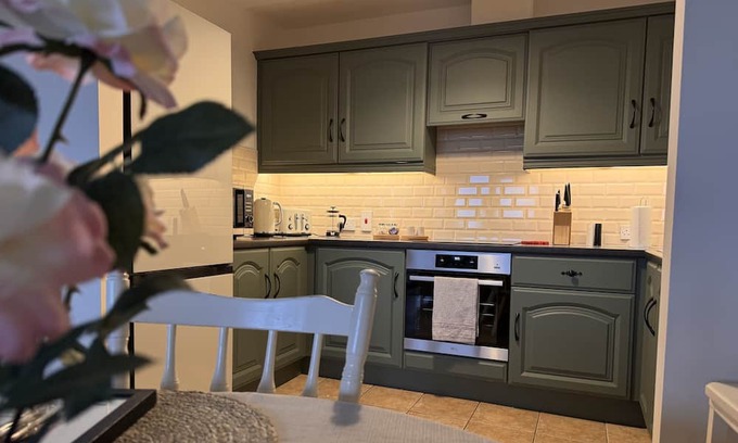 Cortober Apartment | Cozy Apartment w/ Shannon View. 2 mins From Town Center