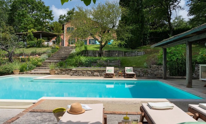 San Casciano dei Bagni Villa | New! Casale Volare, Stylish Tuscany Farmhouse with House Chef,Pool, Pet Friendly, Thermal Baths
