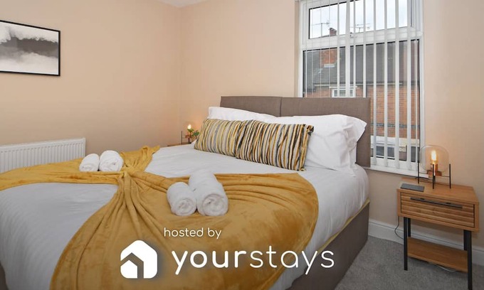 Burslem House | Mocha House: 2 Bedroom Sunny Vibes Retreat in Stoke!