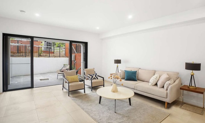 Blackbutt House | Shellharbour Entire 3 Bedroom Townhouse