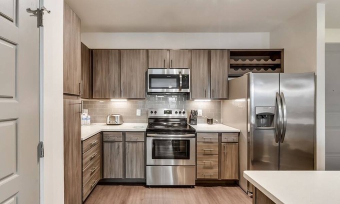 Allen Apartment | 20% OFF Luxury 2BD, Penthouse, Pool views - Allen