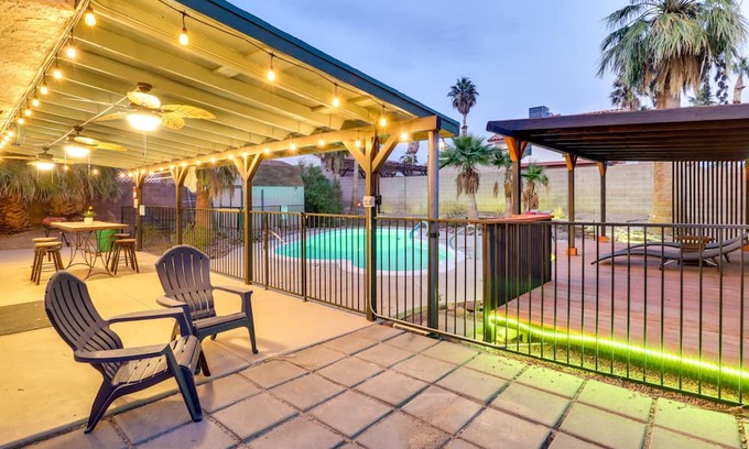 Laughlin House | Laughlin Retreat w/ Pool: 2 Mi to Big Bend!