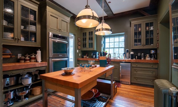 Berryville House | Caryswood: Historic Gem in VA