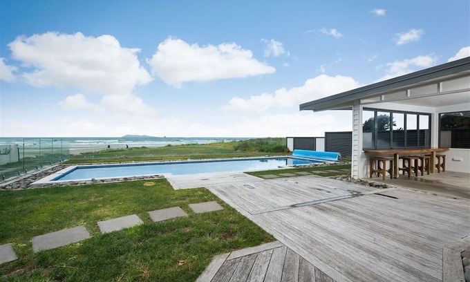 Waihi Beach House | ALL THE 3'S @ NUMBER 3