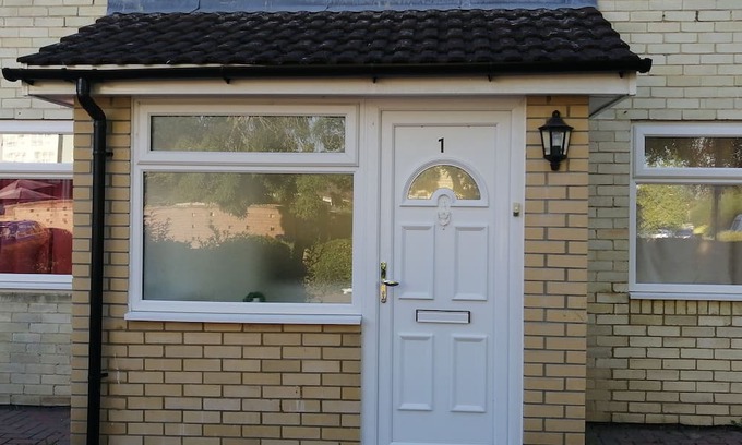 Southampton House | Inviting 4-Bed House in Southampton - Home away