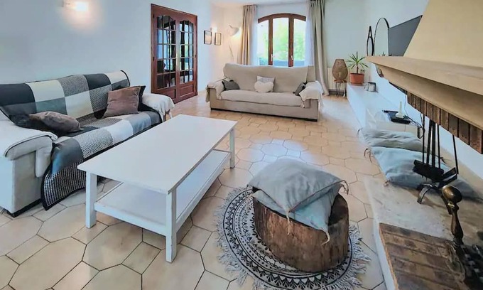 La Courneuve House | Large and family vacation home in a great location to discover Paris.