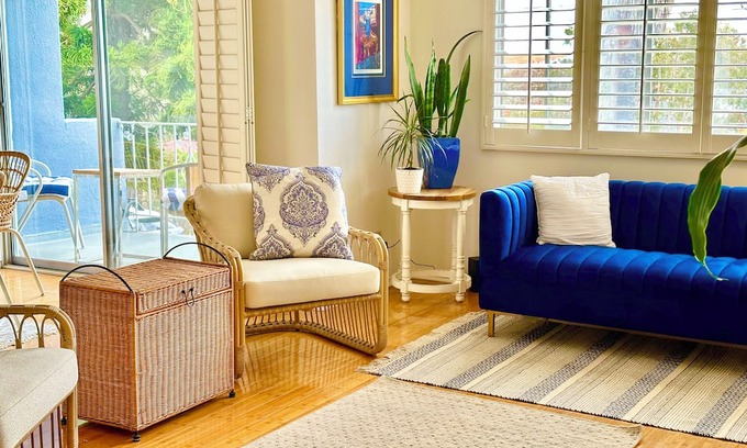 Sawtelle Condo | Minutes to Water Garden Tech Hub, Amazon, Oracle, LionsGate and Walking to Metro
