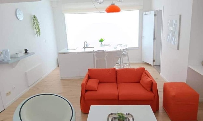 Jumet Apartment | The Luxury White Suite