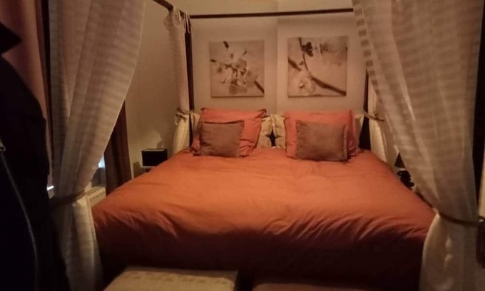 Jumet Apartment | The Manhattan Luxury suite