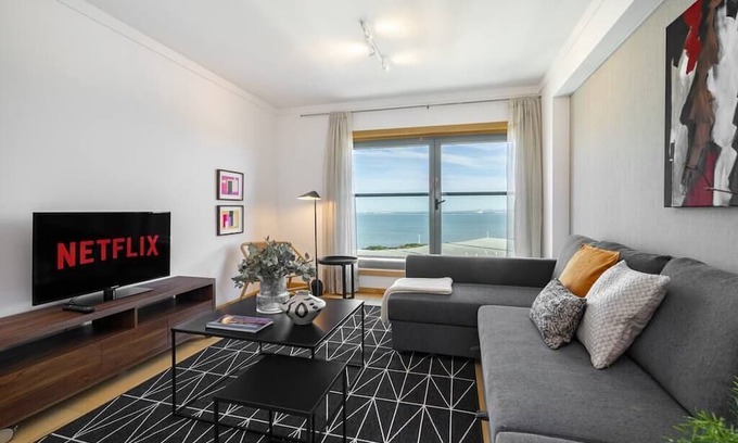 Parque das Nacoes Apartment | Panoramic View w/Elevator & View | Biz Traveler