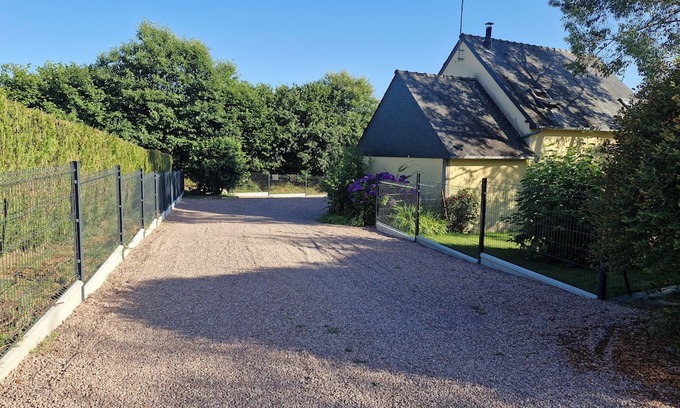 Saint-Nicolas-du-Pelem House | Quiet house. Pets welcome.