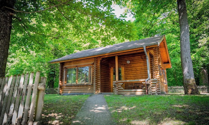 Amneville Ski Chalet | Chalet "Le Châtaignier" right in the center of Amnéville and its leisure center.