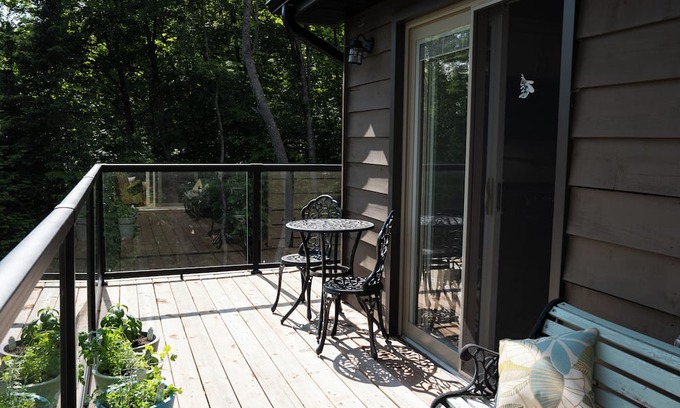Haliburton Cottage | Tree top Living in the heart of cottage country. Stunning 4 season cottage.