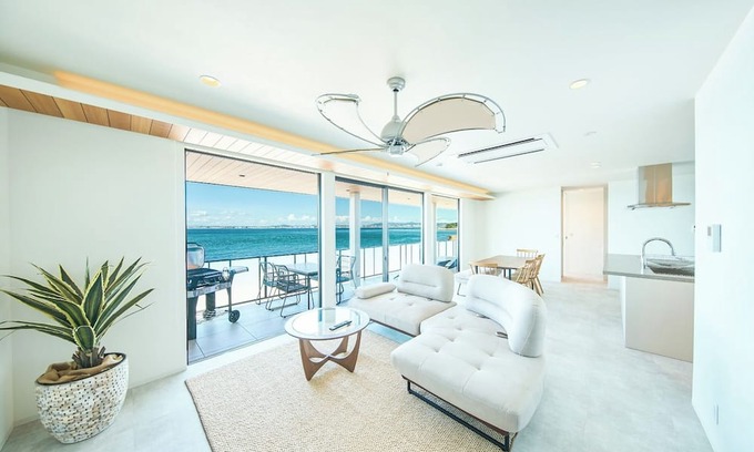 Awaji House | A panoramic view of the ocean on Awaji Island Sau/Awaji Hyōgo