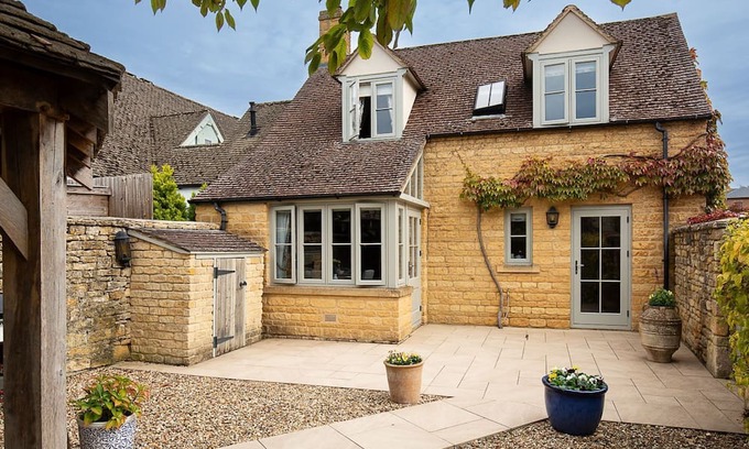 Moreton-in-Marsh Cottage | Old Orchard Cottage - Pet friendly, Moreton-in-Marsh