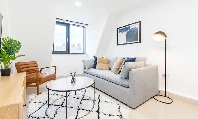 Leeds Apartment | Spacious 3 Bed | Leeds | Contractors