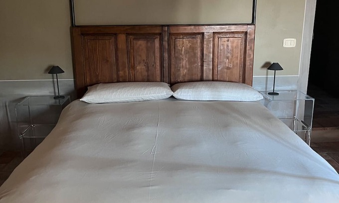 Massa Marittima Apartment | 'Ficaiola' Room with Shared Pool and Garden