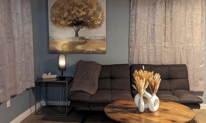 Oildale Apartment | Cute & Comfortable getaway