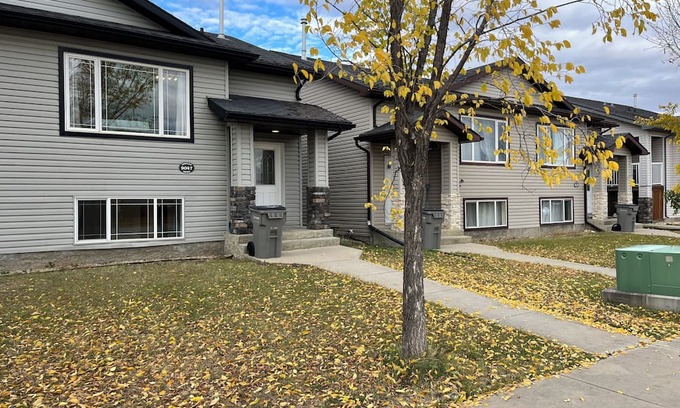 Grande Prairie House | 3 adjacent 4-bed homes: Park Views, Fully Stocked