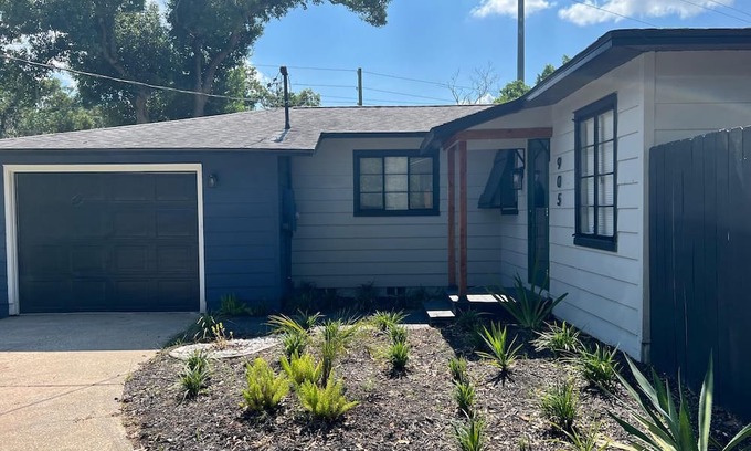 Mount Dora House | Modern 3-bedroom house with pool in charming Mount Dora - 12 min Downtown walk.