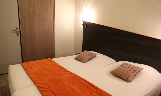Chevilly-Larue Hotel | Welcoming Studio with Easy Orly Airport Access & Access to Tramway