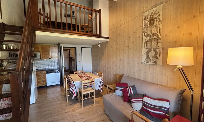 Auris Apartment | Spacious 2-room apartment with mezzanine 100 m from slopes