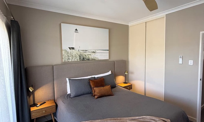 Pelican Point Apartment | Weerona - Your Private Resort Villa Poolside