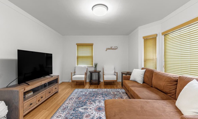 Royal Oak House | Sams Place: Western Vibe Blocks from DT RO